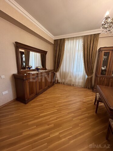Продаётся 3-комн. новостройка 134 м², м. Кара Караев, photo 7 from 14