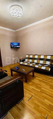 Сдаётся 3-комн. вторичка 70 м², м. 20 января, photo 1 from 13