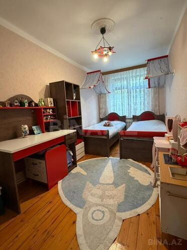 Satılır 3 otaqlı köhnə tikili 63 m², Qara Qarayev m., photo 1 from 8