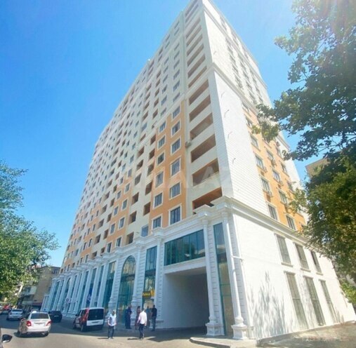 Продаётся 2-комн. новостройка 110 м², м. Элмляр Академиясы, photo 1 from 10