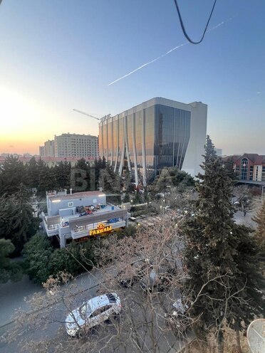 Продаётся 1-комн. вторичка 35 м², м. Кара Караев, photo 10 from 11