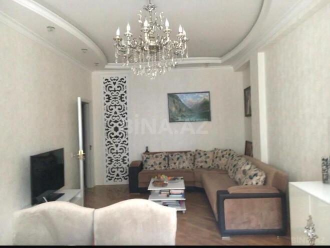 Сдаётся 3-комн. новостройка 90 м², м. Низами, photo 1 from 11