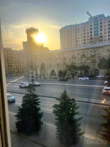 Продаётся 3-комн. вторичка 80 м², м. Нариман Нариманов, photo 1 from 18