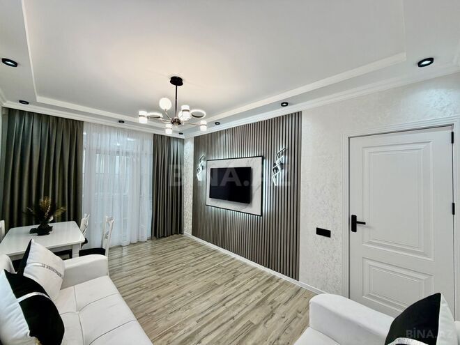 Продаётся 2-комн. вторичка 45 м², м. Нефтчиляр, photo 1 from 16