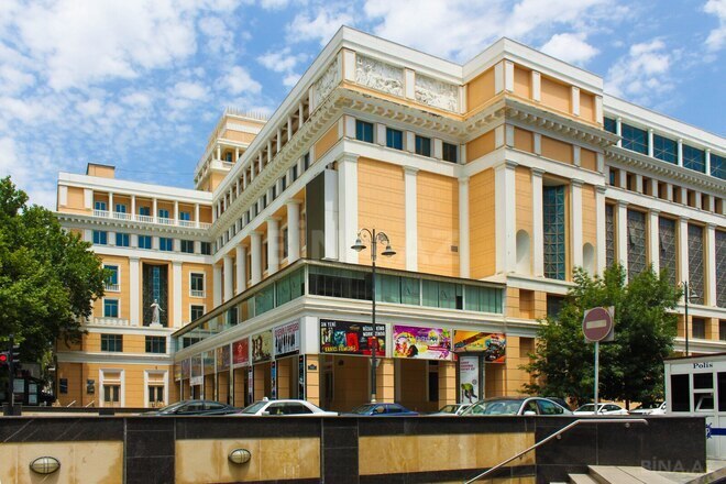 İcarəyə verilir 3 otaqlı köhnə tikili 110 m², Sahil m., photo 1 from 16