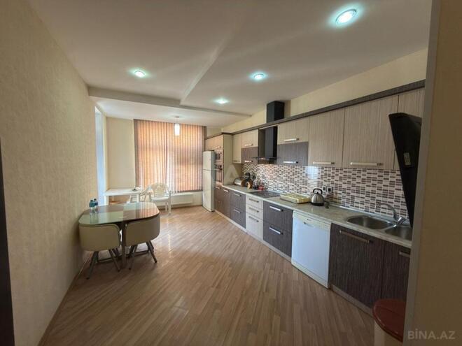 Продаётся 4-комн. новостройка 212 м², м. Низами, photo 14 from 31