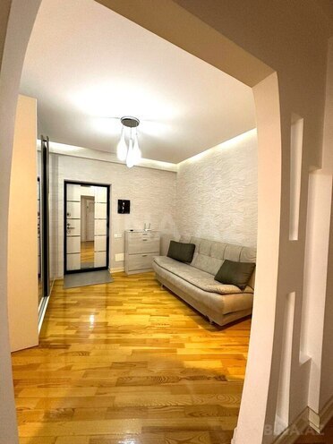 Сдаётся 2-комн. новостройка 70 м², м. Ази Асланов, photo 3 from 14