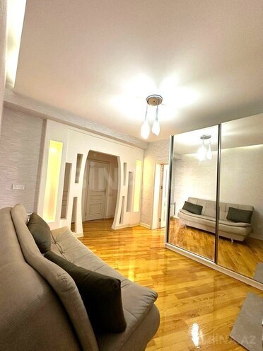 Сдаётся 2-комн. новостройка 70 м², м. Ази Асланов, photo 1 from 14