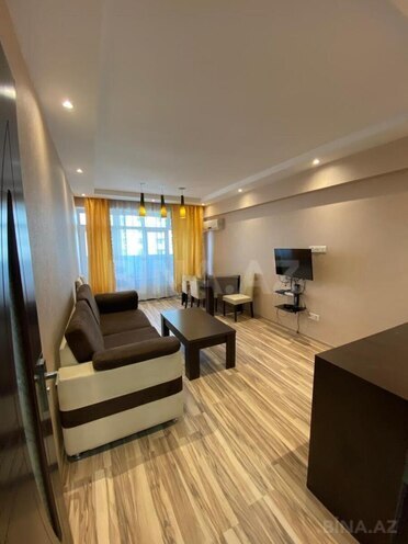 Продаётся 2-комн. вторичка 75 м², Ясамальский р., photo 3 from 16