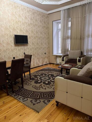 Продаётся 2-комн. вторичка 55 м², м. Низами, photo 4 from 8