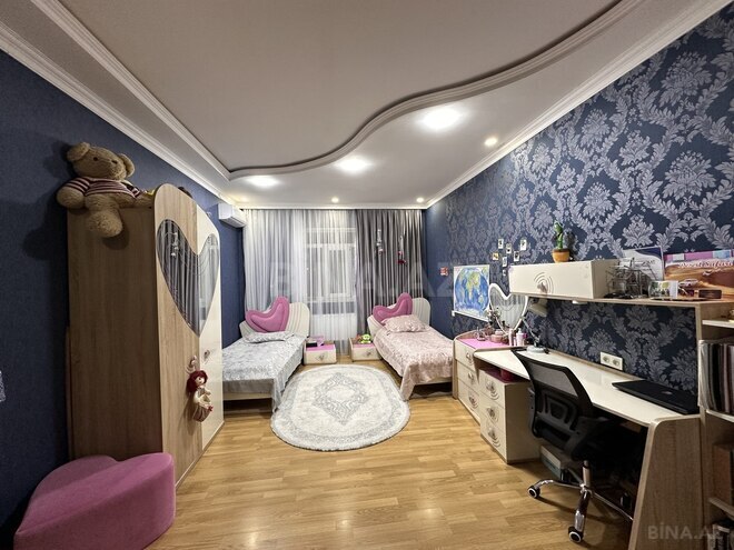 Продаётся 3-комн. вторичка 107 м², photo 1 from 25