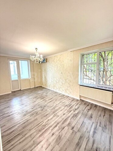 Продаётся 3-комн. вторичка 62 м², м. Нариман Нариманов, photo 1 from 12