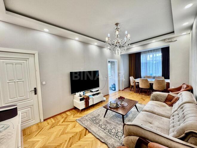Продаётся 3-комн. вторичка 75 м², м. Азадлыг проспекти, photo 1 from 27