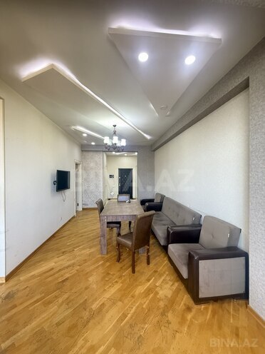 Сдаётся 2-комн. новостройка 65 м², м. Нефтчиляр, photo 3 from 11