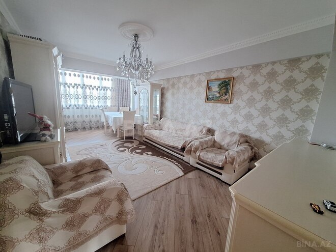 Продаётся 3-комн. вторичка 75 м², м. Иншаатчылар, photo 1 from 18