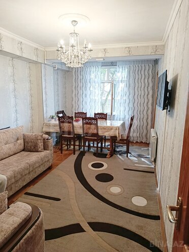 Продаётся 2-комн. вторичка 46 м², м. Нариман Нариманов, photo 1 from 8