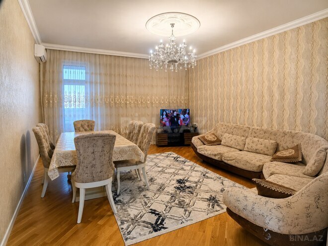Сдаётся 2-комн. новостройка 70 м², м. 8 ноября, photo 1 from 18