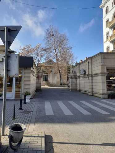 Продаётся 2-комн. вторичка 55 м², м. Элмляр Академиясы, photo 22 from 24