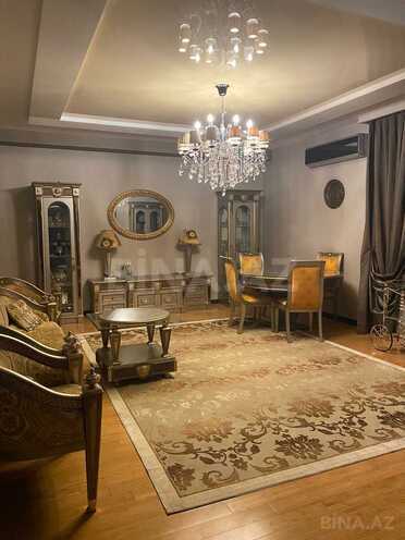 Сдаётся 3-комн. новостройка 138 м², м. 8 ноября, photo 1 from 32