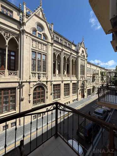 Продаётся 2-комн. вторичка 60 м², м. Ичеришехер, photo 3 from 14