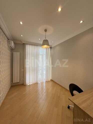 Продаётся 2-комн. вторичка 41 м², м. Элмляр Академиясы, photo 1 from 16