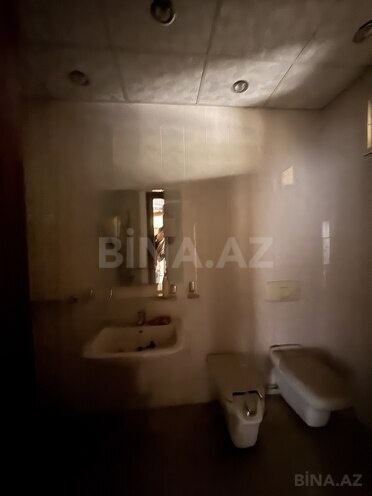Satılır 2 otaqlı köhnə tikili 70 m², Sahil m., photo 15 from 16