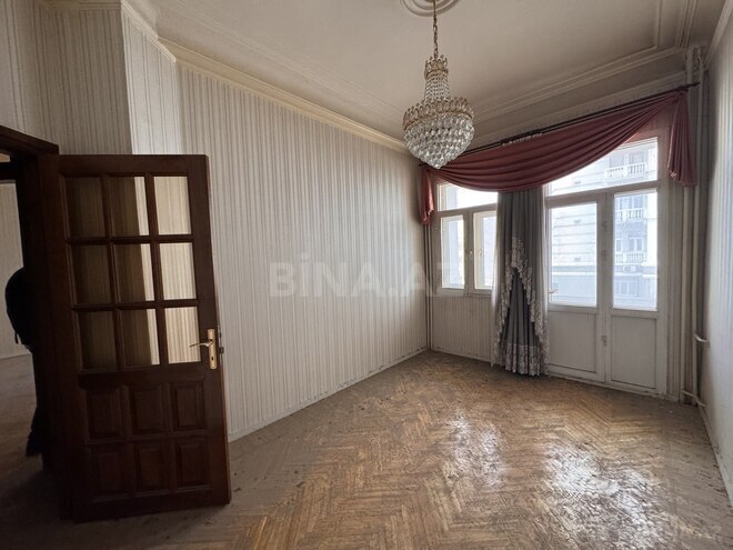 Satılır 2 otaqlı köhnə tikili 70 m², Sahil m., photo 11 from 16