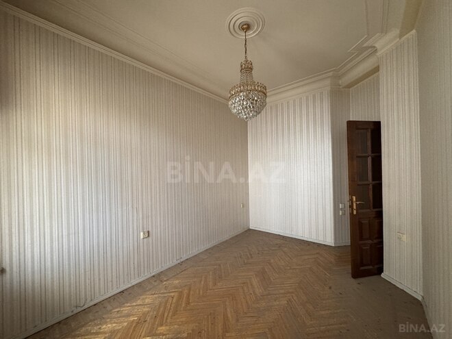 Satılır 2 otaqlı köhnə tikili 70 m², Sahil m., photo 12 from 16