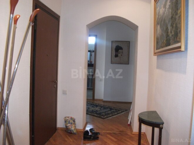 Продаётся 5-комн. вторичка 200 м², Насиминский  р., photo 6 from 26