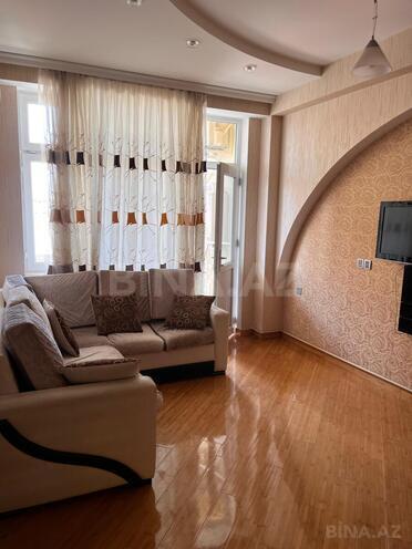 Сдаётся 2-комн. новостройка 55 м², Бинагадинский р., photo 1 from 19