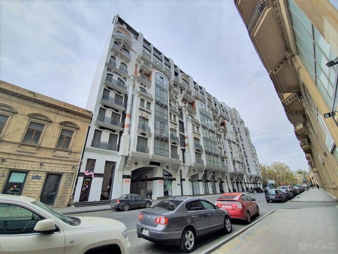 Сдаётся 4-комн. новостройка 220 м², м. Сахил, photo 1 from 31