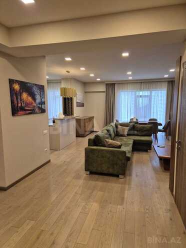 Сдаётся 3-комн. новостройка 120 м², м. Низами, photo 1 from 21