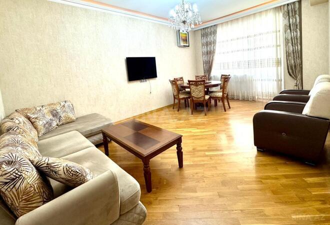 Сдаётся 2-комн. новостройка 90 м², м. Элмляр Академиясы, photo 1 from 8