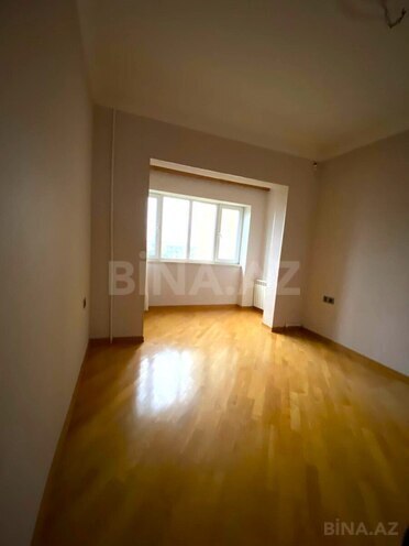 Продаётся 3-комн. вторичка 90 м², Хатаинский р., photo 4 from 21
