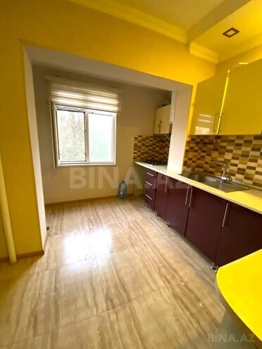 Продаётся 3-комн. вторичка 90 м², Хатаинский р., photo 12 from 21