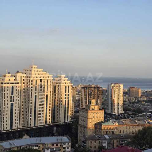 Продаётся 3-комн. новостройка 107 м², м. Низами, photo 1 from 11