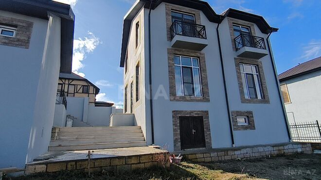 Продаётся 7-комн. дом/дача 450 м², photo 1 from 15