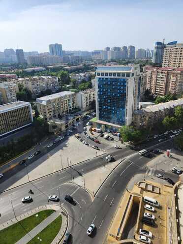 Продаётся 3-комн. вторичка 75 м², м. Низами, photo 1 from 13