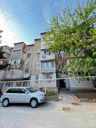 Продаётся 2-комн. вторичка 55 м², м. Кара Караев, photo 1 from 12