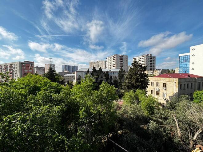 Продаётся 2-комн. вторичка 55 м², м. Кара Караев, photo 3 from 12