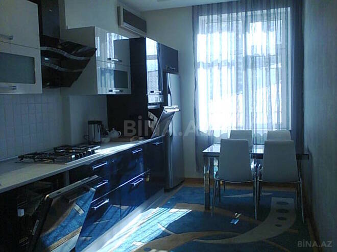 Продаётся 2-комн. новостройка 70 м², м. Низами, photo 1 from 12