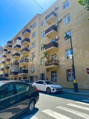 Продаётся  объект 32 м², м. Ичеришехер, photo 1 from 8