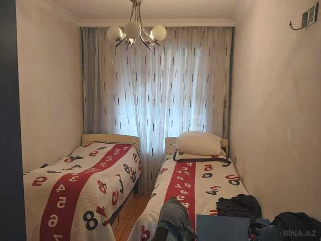 Продаётся 3-комн. вторичка 70 м², м. Ази Асланов, photo 8 from 12