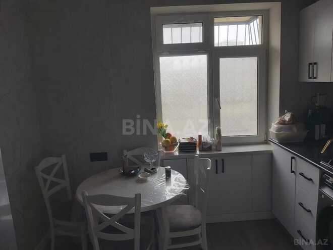 Продаётся 3-комн. вторичка 70 м², м. Ази Асланов, photo 6 from 12
