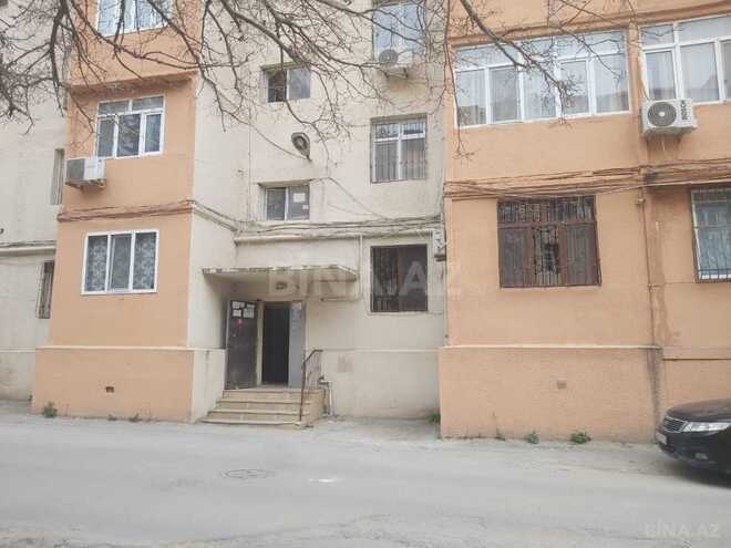 Продаётся 3-комн. вторичка 70 м², м. Ази Асланов, photo 1 from 12