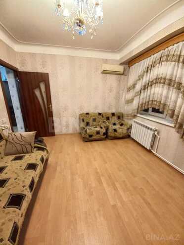 Продаётся 2-комн. вторичка 45 м², м. Кара Караев, photo 1 from 17