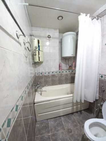 Продаётся 2-комн. вторичка 45 м², м. Кара Караев, photo 13 from 17