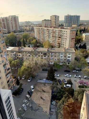Продаётся 2-комн. вторичка 45 м², м. Кара Караев, photo 15 from 17