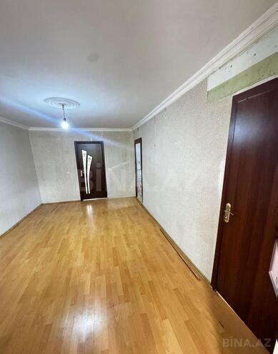 Продаётся 3-комн. вторичка 50 м², м. Иншаатчылар, photo 1 from 7