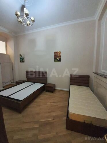 İcarəyə verilir 4 otaqlı köhnə tikili 110 m², 28 May q., photo 3 from 10